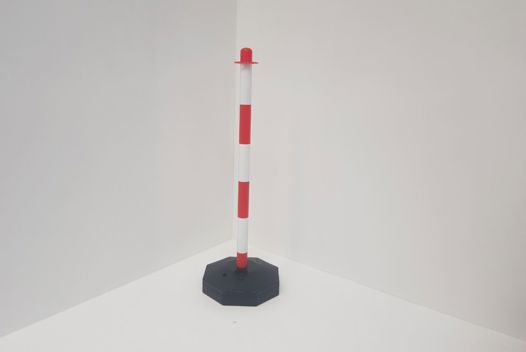 Poteau en plastique ROUGE/BLANC avec base de remplissage NOIRE